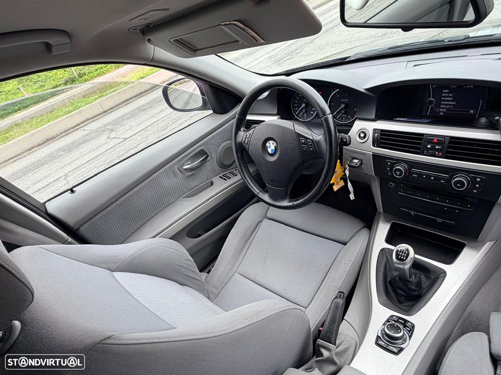 BMW 318 d Sport Line - 10