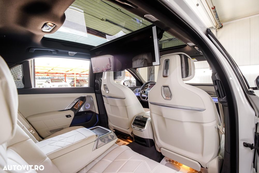 BMW Seria 7 740d xDrive MHEV - 14
