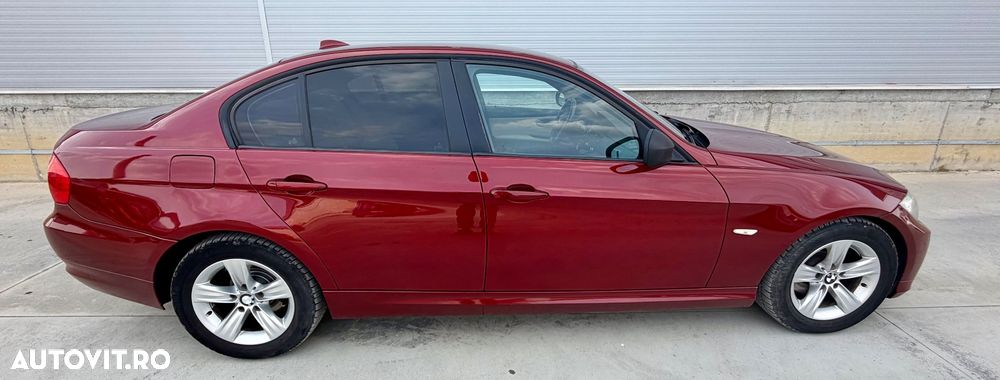 BMW Seria 3 320d DPF Blue Performance Edition Sport - 24