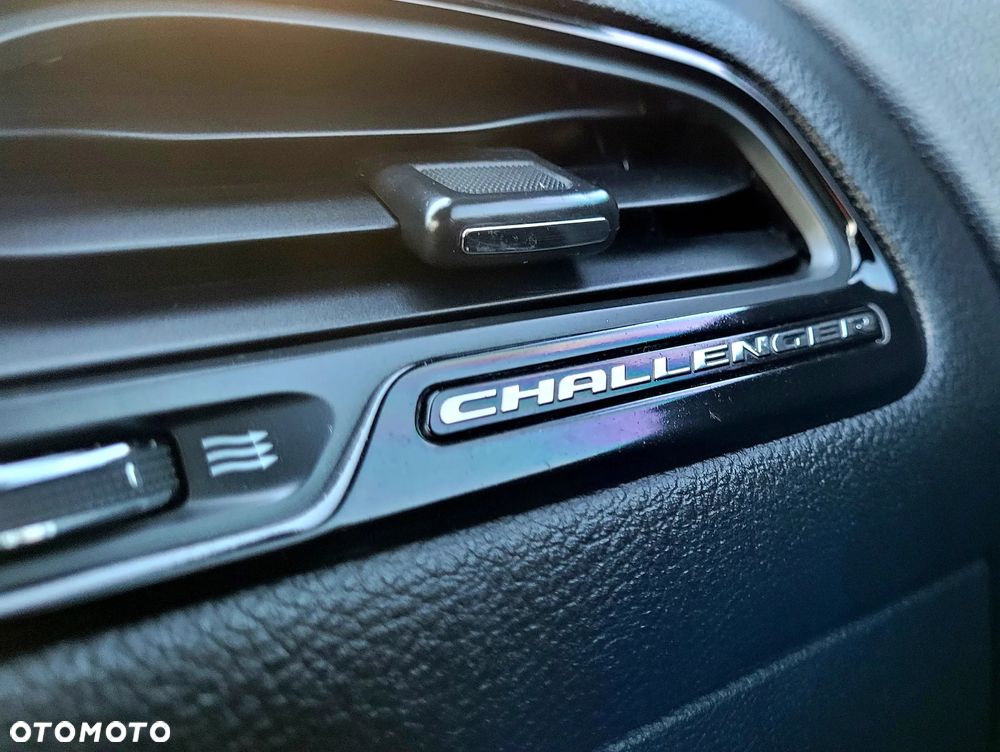 Dodge Challenger - 29