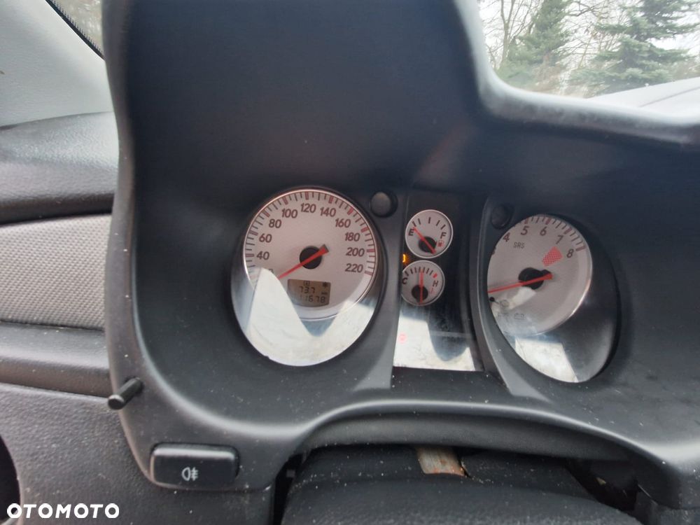 Mitsubishi Outlander - 9