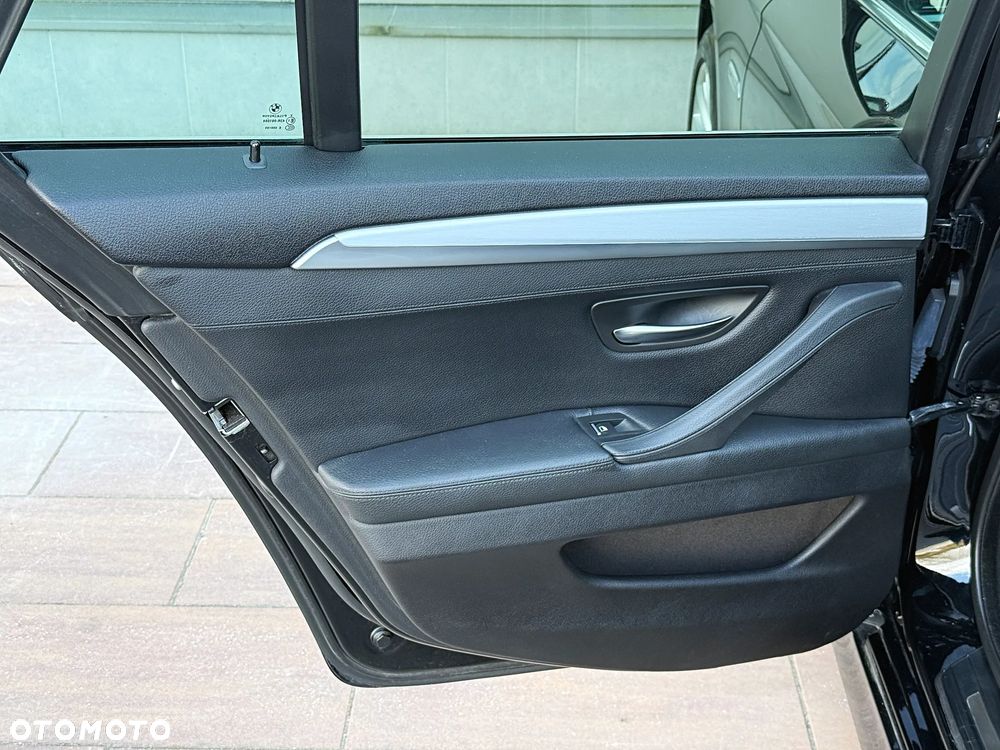 BMW Seria 5 520d xDrive - 20