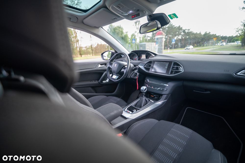 Peugeot 308 - 8