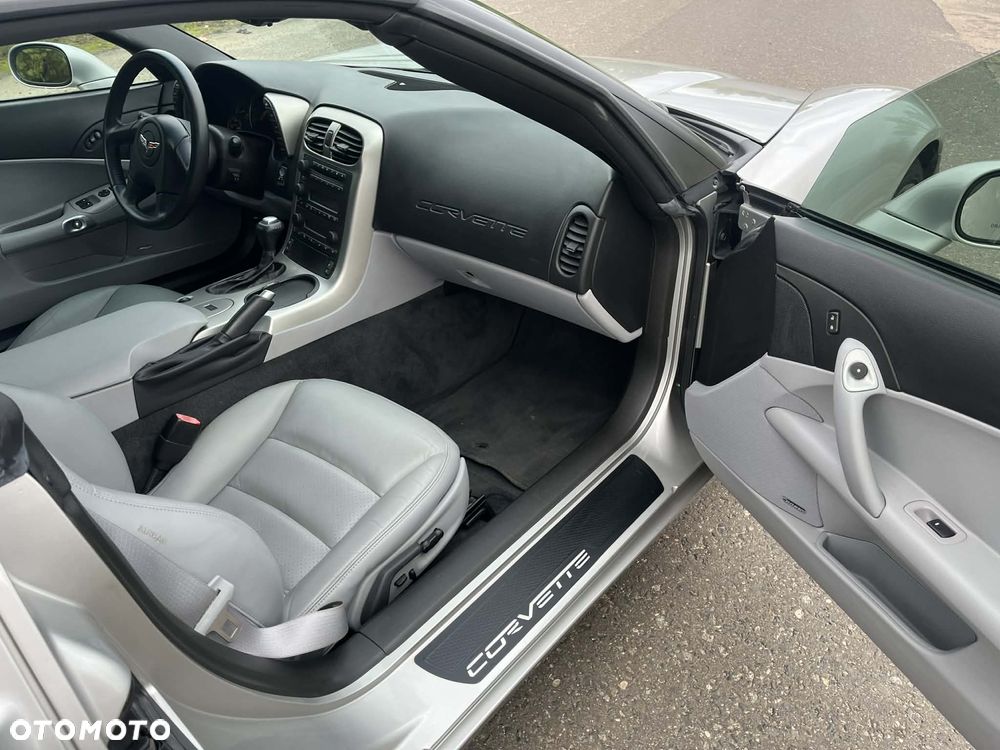 Chevrolet Corvette - 11
