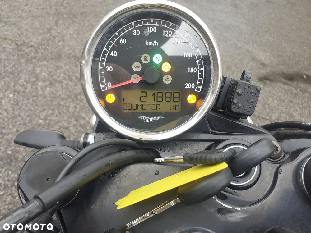 Moto Guzzi V7 - 2