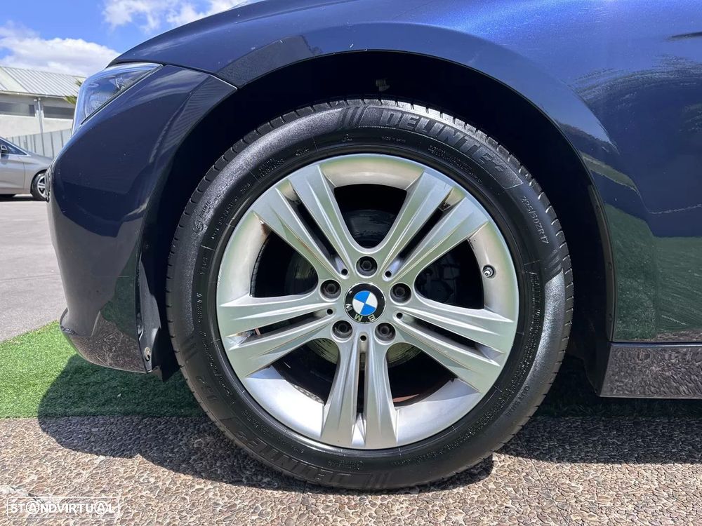 BMW 320 d Luxury Line - 21