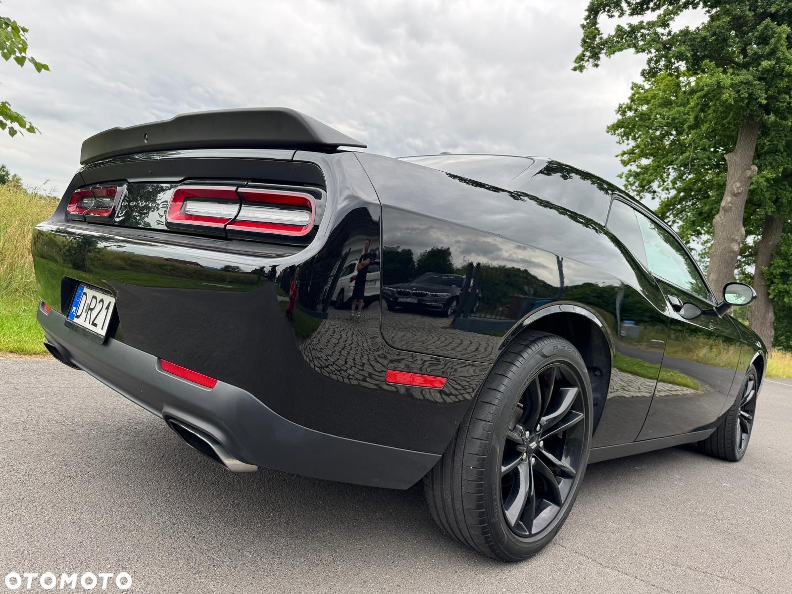 Dodge Challenger - 5