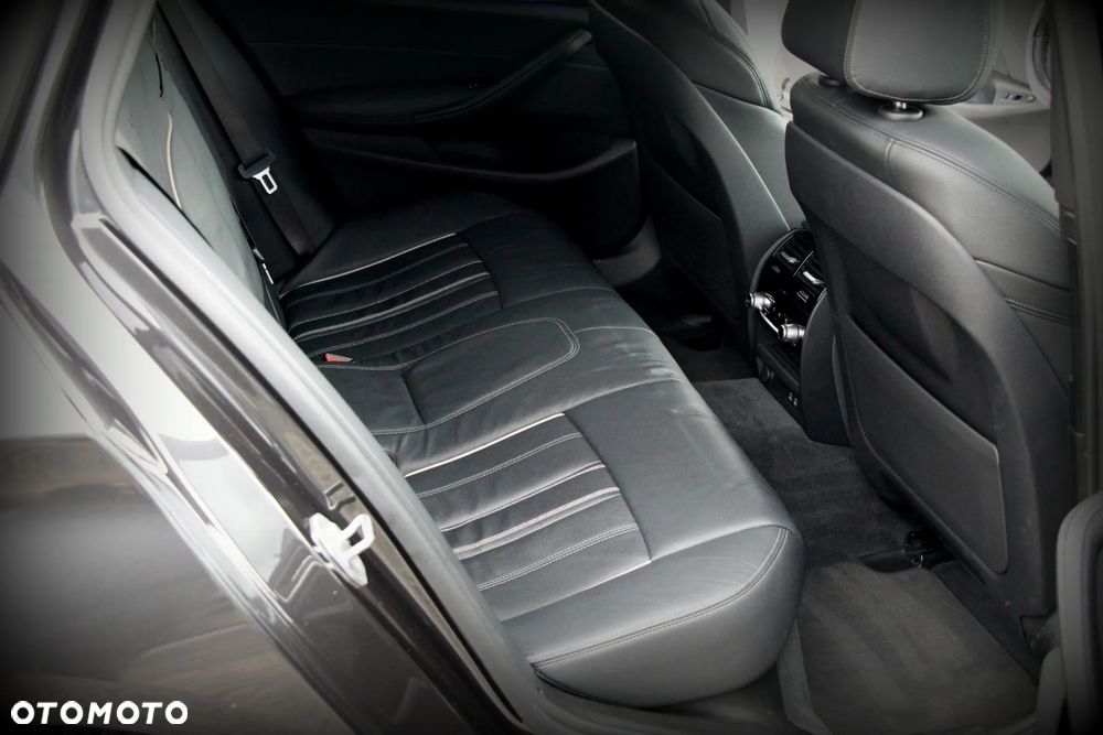 BMW Seria 5 530e xDrive M Sport sport - 13