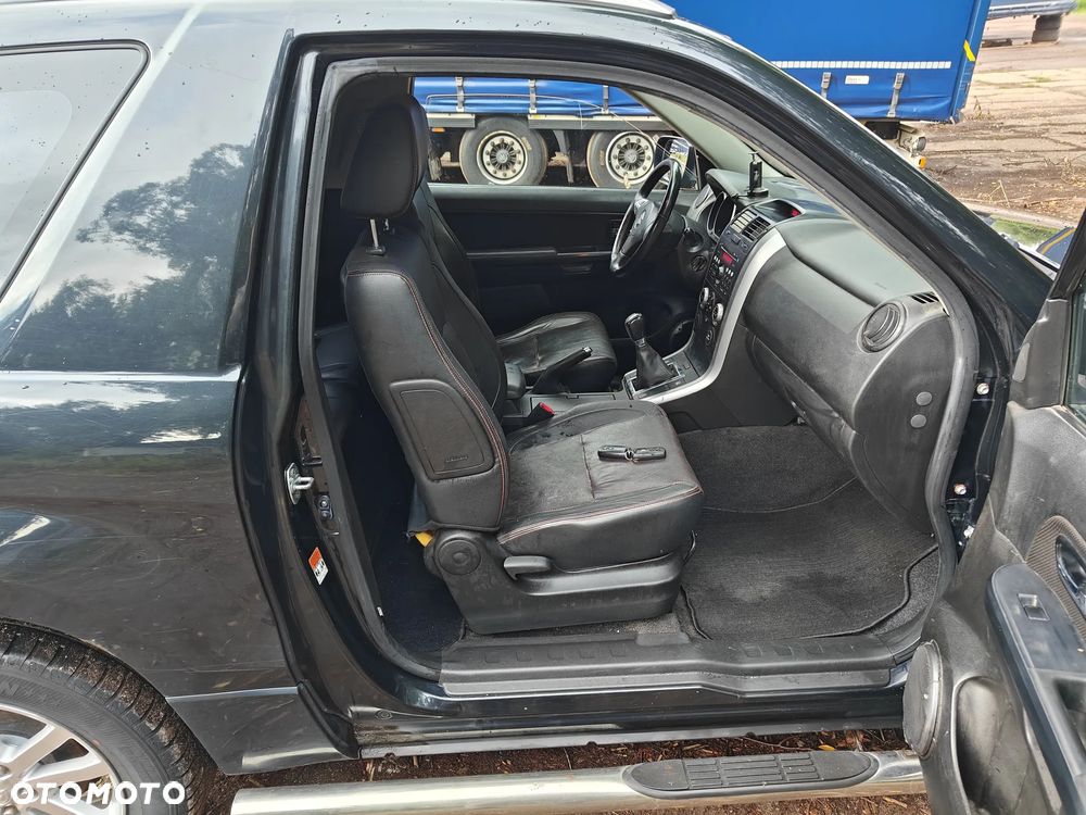 Suzuki Grand Vitara 1.6 De luxe - 9