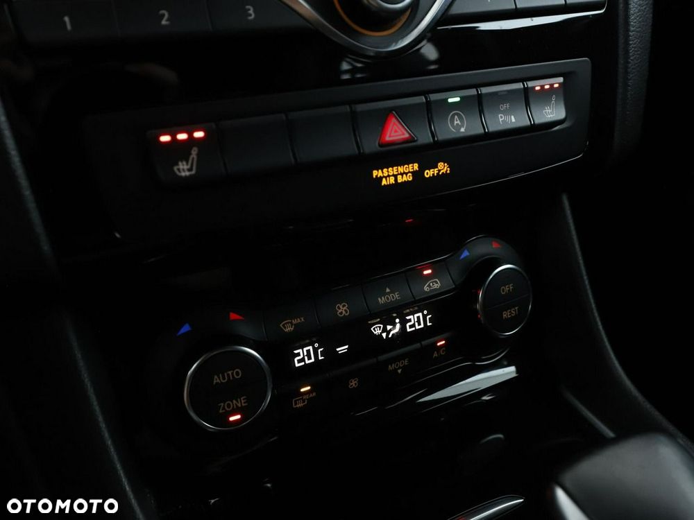 Infiniti Q30 2.0t DCT AWD Sport City Black - 27