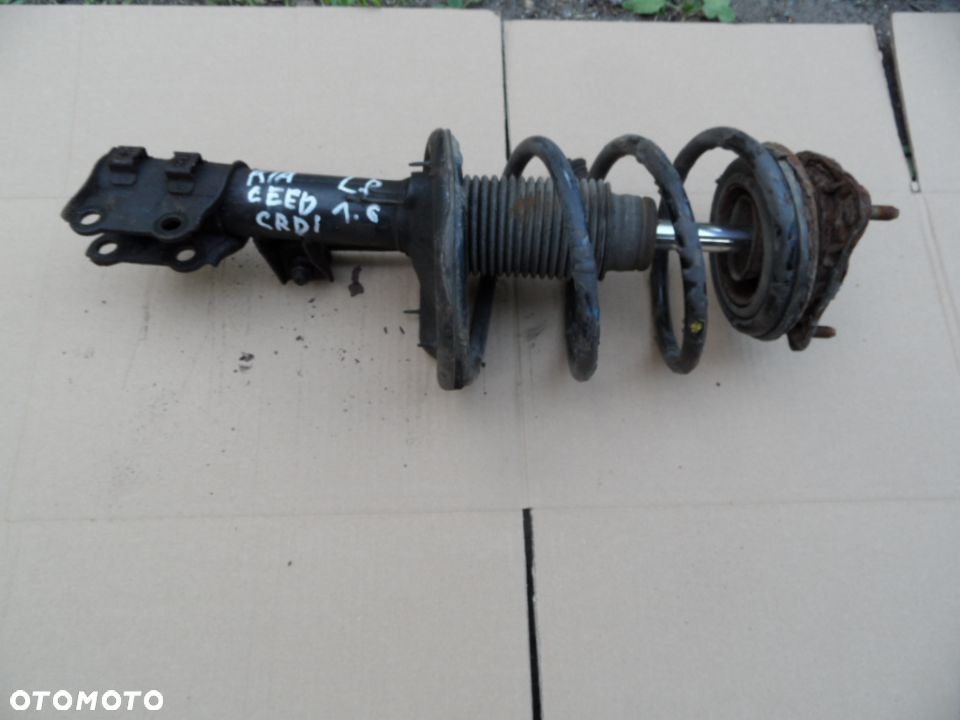 MCPERSON LEWY PRZOD KIA CEED 1,6 CRDI