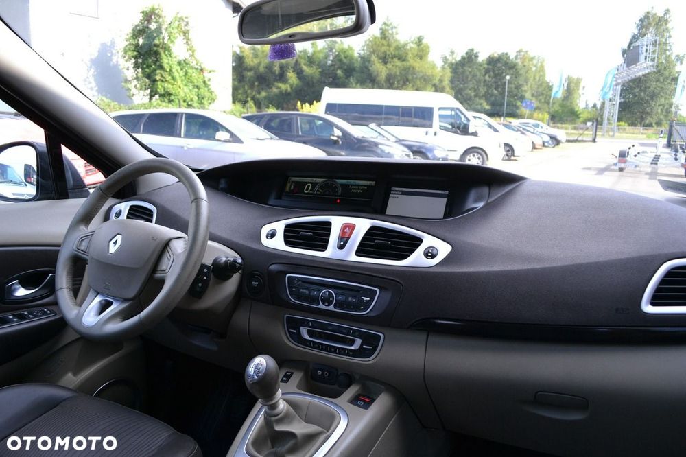 Renault Grand Scenic - 11