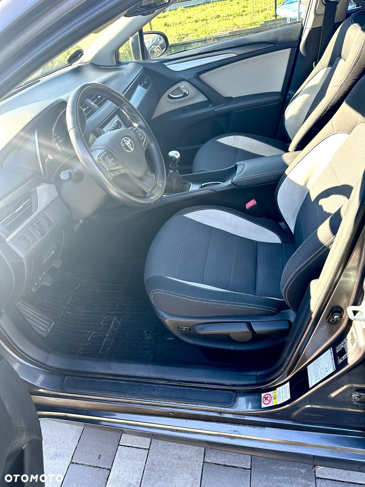 Toyota Avensis 1.8 Selection - 11