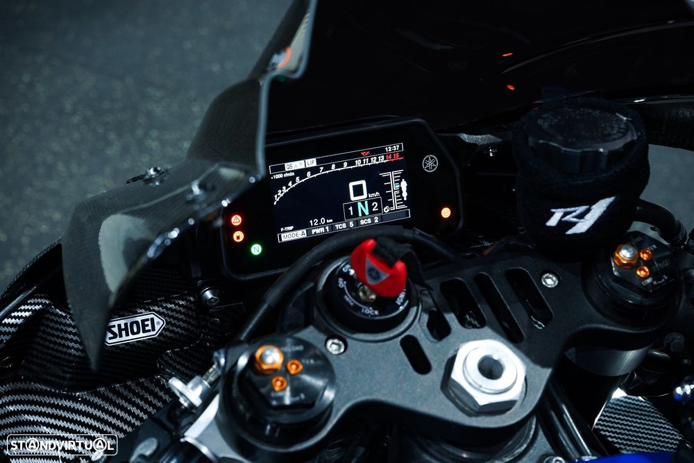 Yamaha YZF R1 - 11