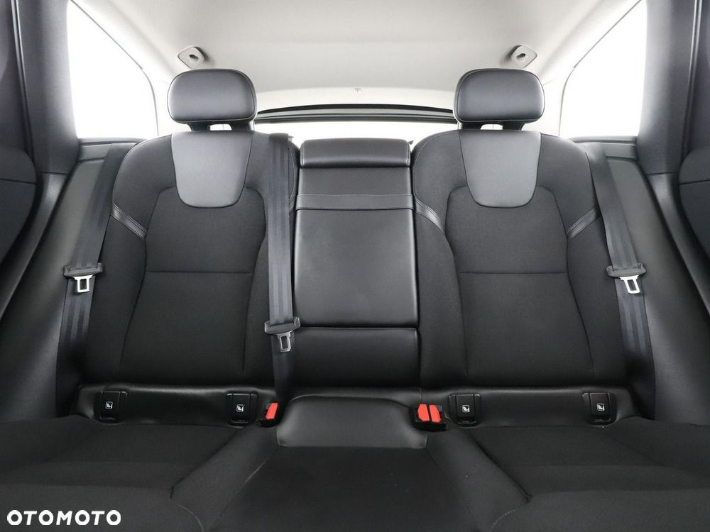 Volvo XC 60 D4 Momentum - 19