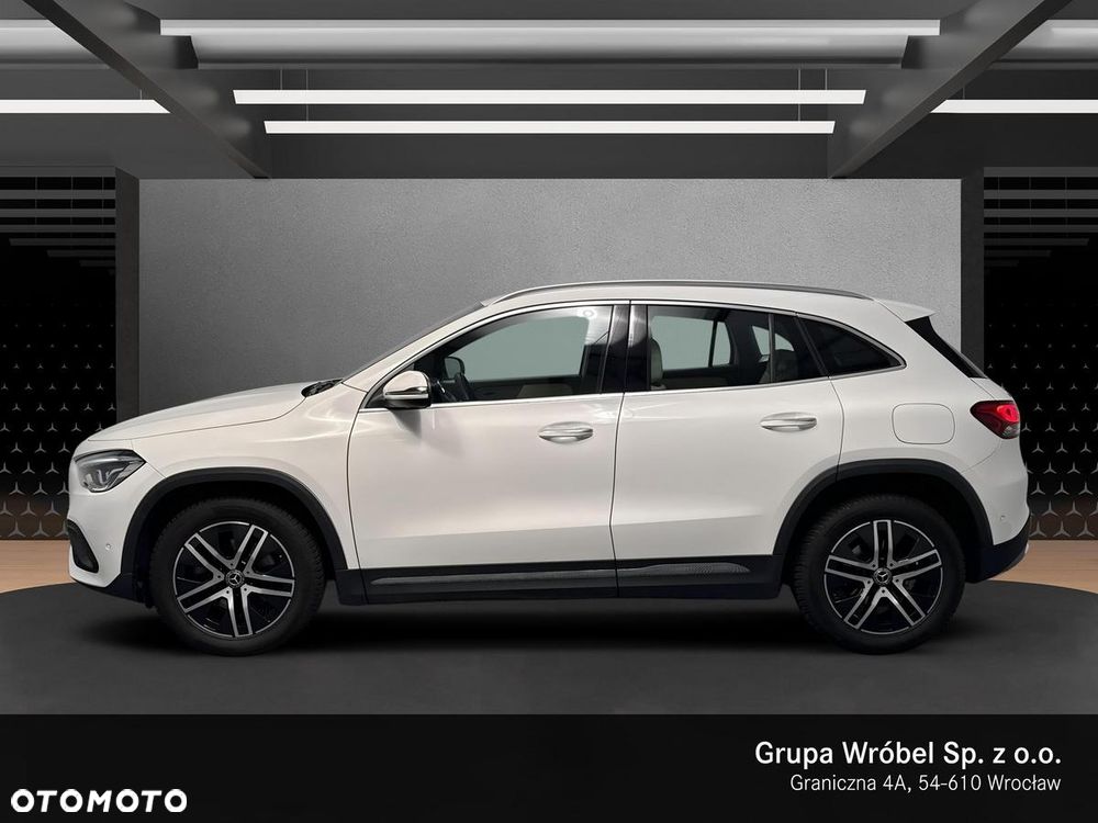 Mercedes-Benz GLA 200 Progressive - 2