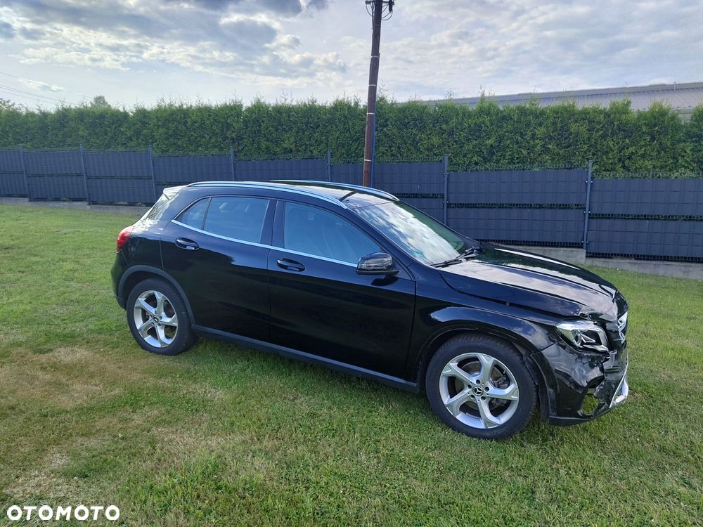 Mercedes-Benz GLA 250 7G-DCT Peak Edition - 10