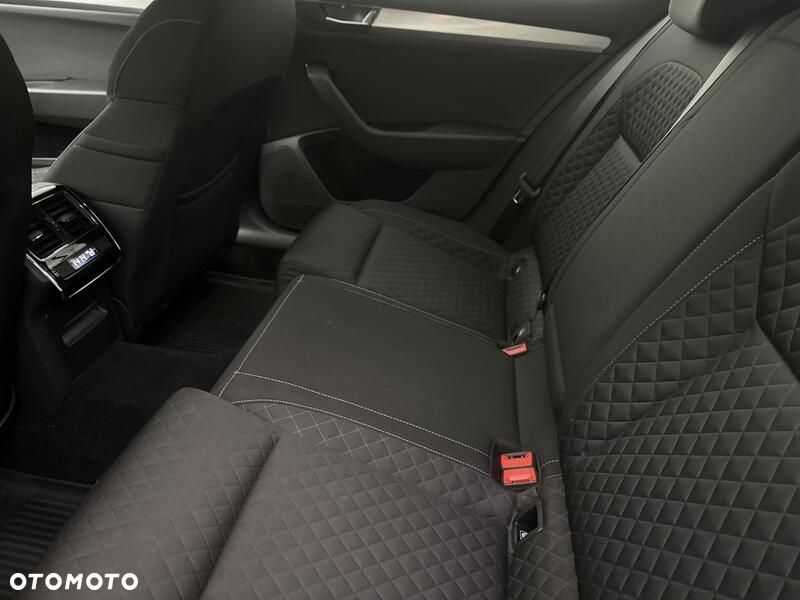 Skoda Superb 2.0 TDI SCR Ambition - 20