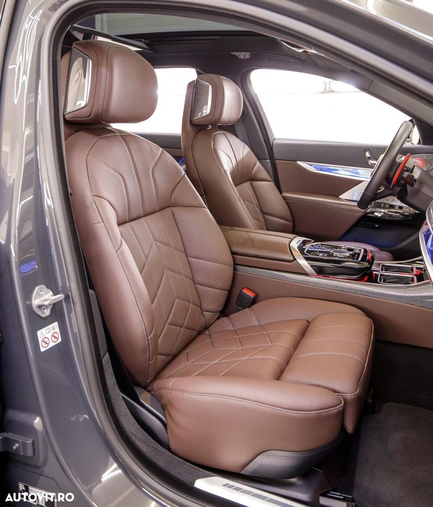 BMW M7 M760e xDrive AT PHEV - 13