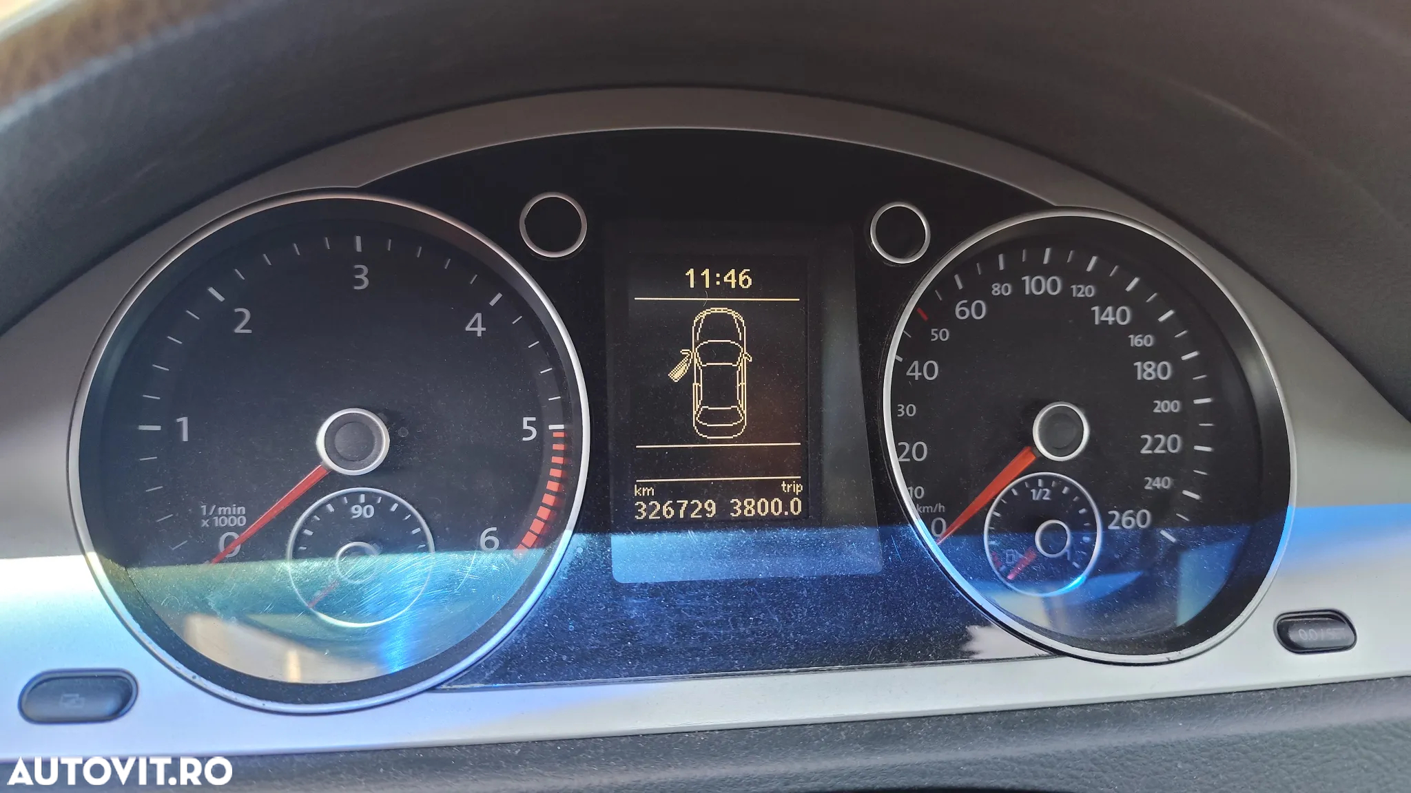 Volkswagen Passat 2.0 TDI DPF BlueMotion Technology Highline - 17
