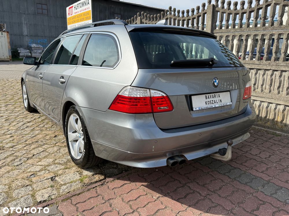 BMW Seria 5 525d - 13