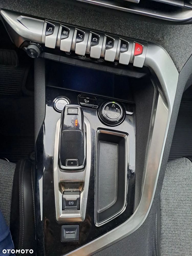 Peugeot 3008 1.2 PureTech Allure S&S EAT6 - 24