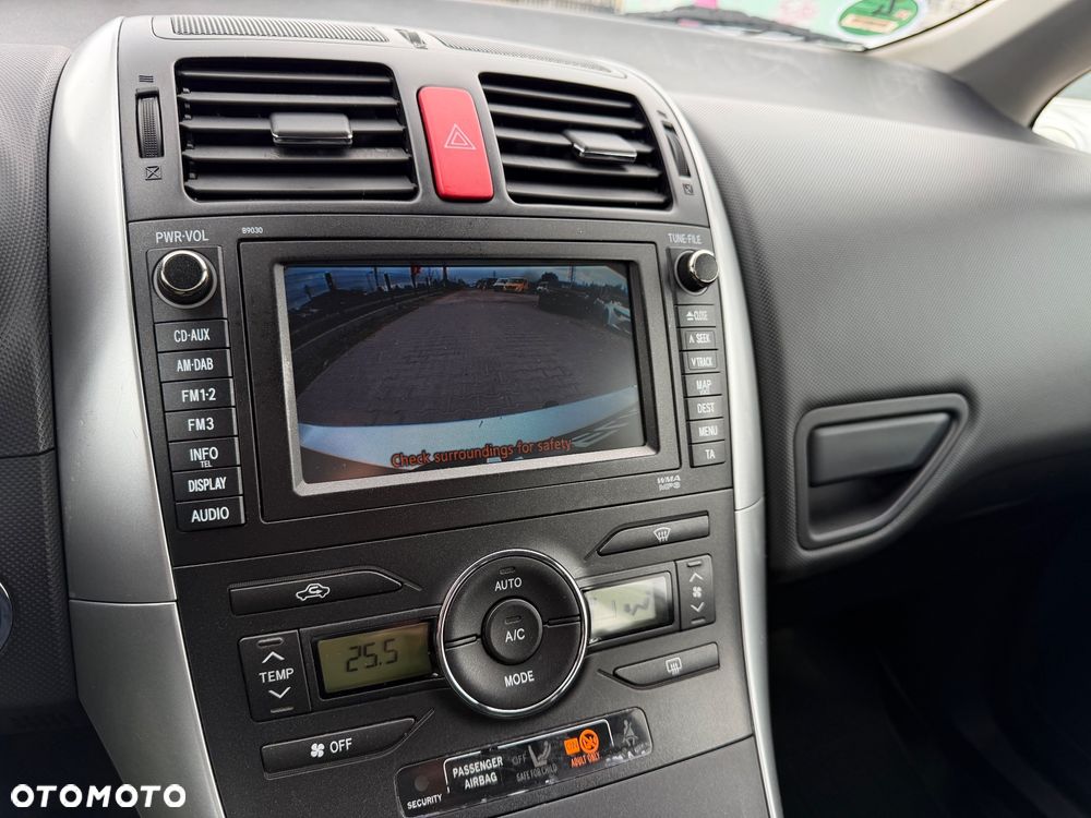 Toyota Auris - 31