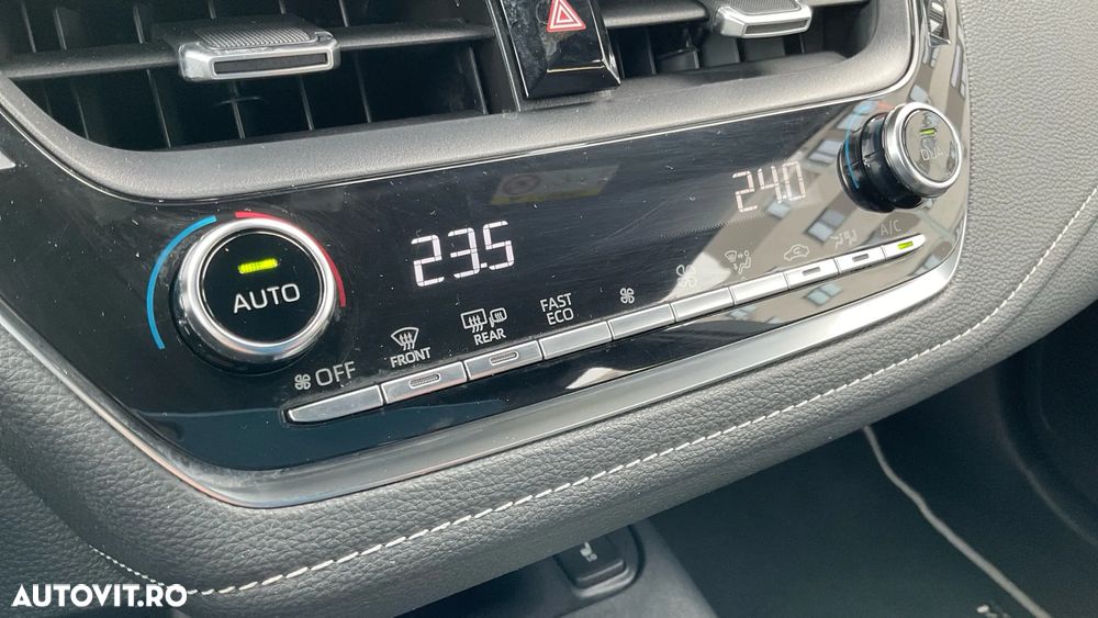 Toyota Corolla 1.8 HSD Dynamic - 13