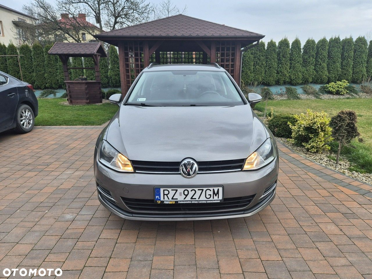 Volkswagen Golf - 2