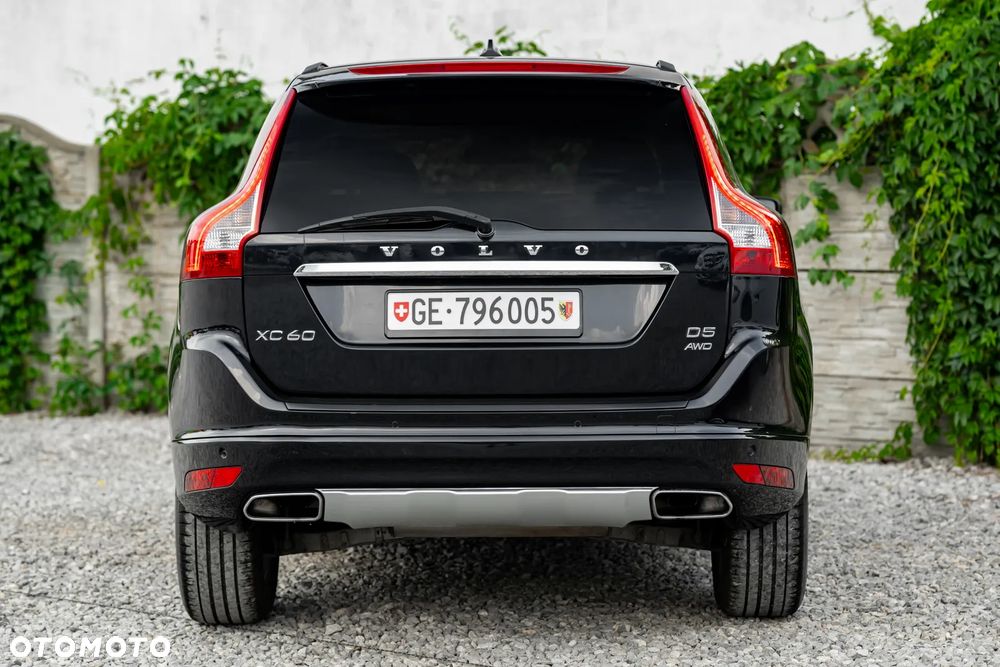 Volvo XC 60 D5 AWD Geartronic Momentum - 13