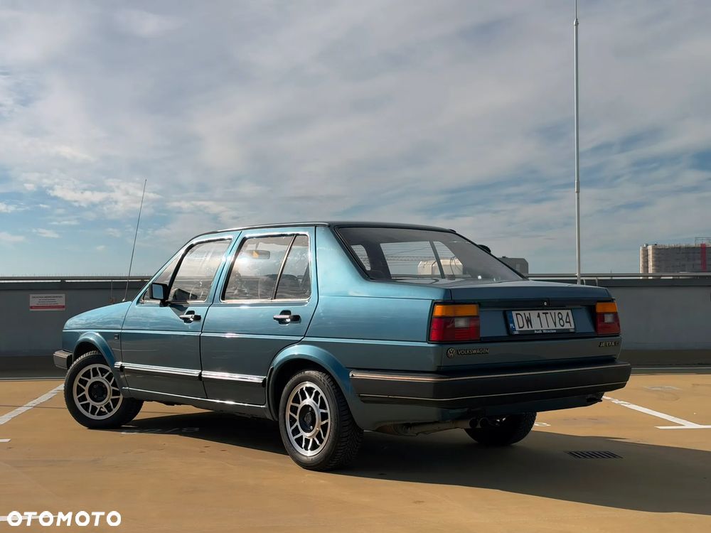 Volkswagen Jetta - 6