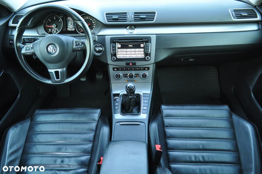 Volkswagen Passat Variant 2.0 TDI DPF Highline - 17