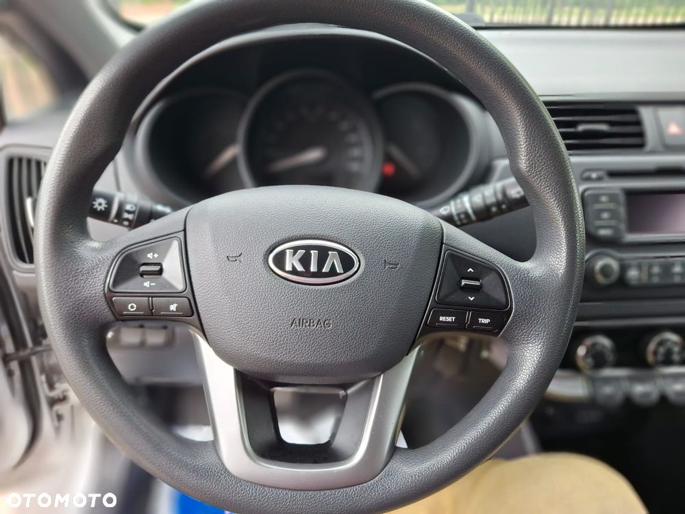 Kia Rio 1.2 ISG Dream Team Edition - 11