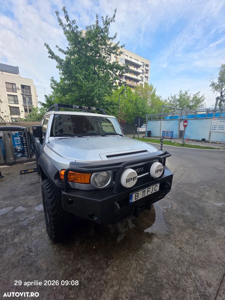 Toyota FJ - 2