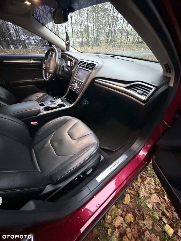 Ford Fusion 2.0 EcoBoost Titanium - 31