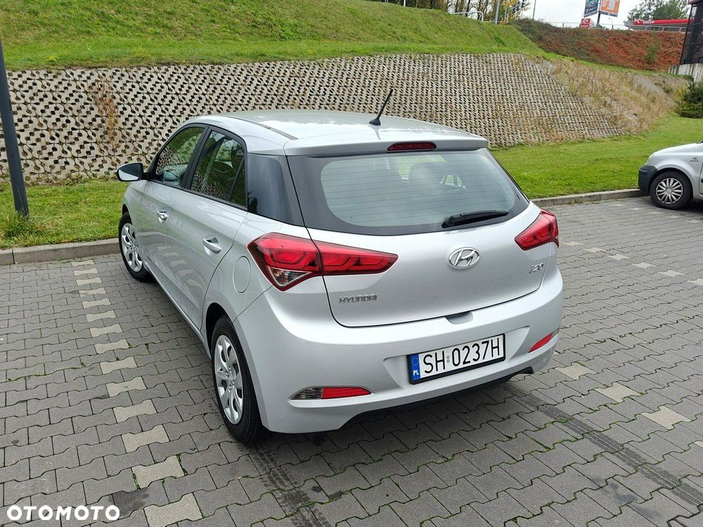 Hyundai i20 blue 1.2 Classic - 16