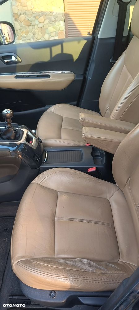 Peugeot 5008 1.6 HDi Premium - 4