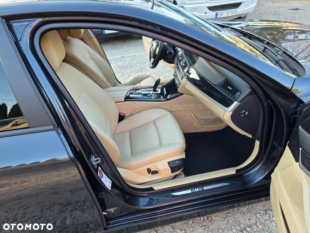 BMW Seria 5 520d Sport-Aut - 24