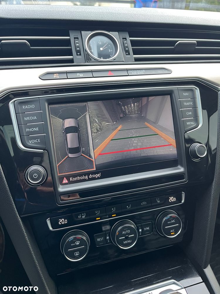 Volkswagen Passat - 16