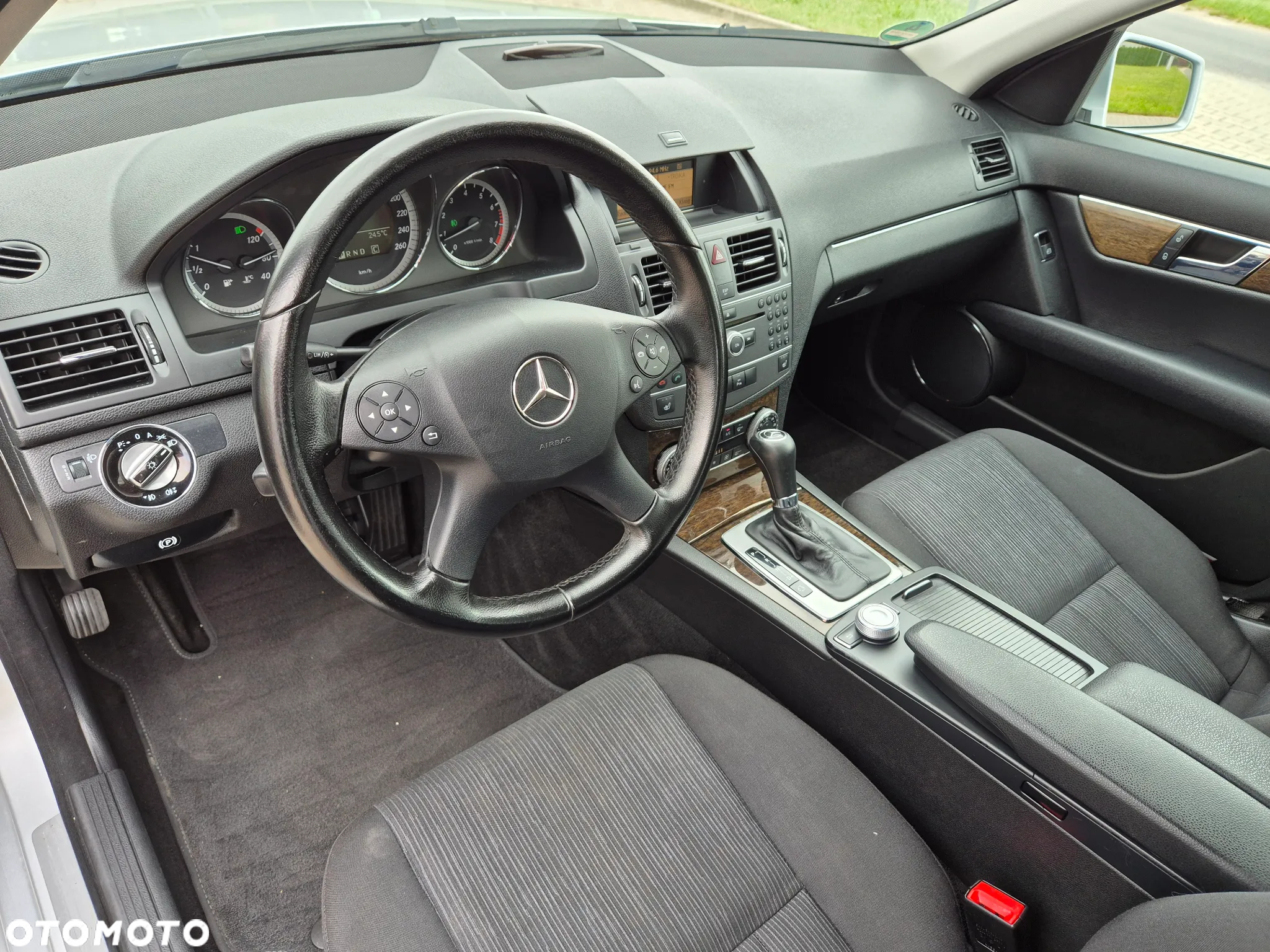 Mercedes-Benz Klasa C 180 T Kompressor Automatik BlueEFFICIENCY Special Edition - 20