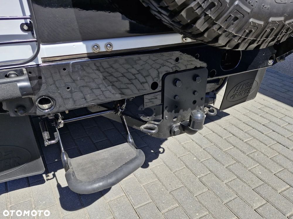 Land Rover Defender 2.2 TD4 E - 10