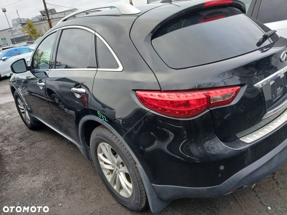 Infiniti QX70 - 6