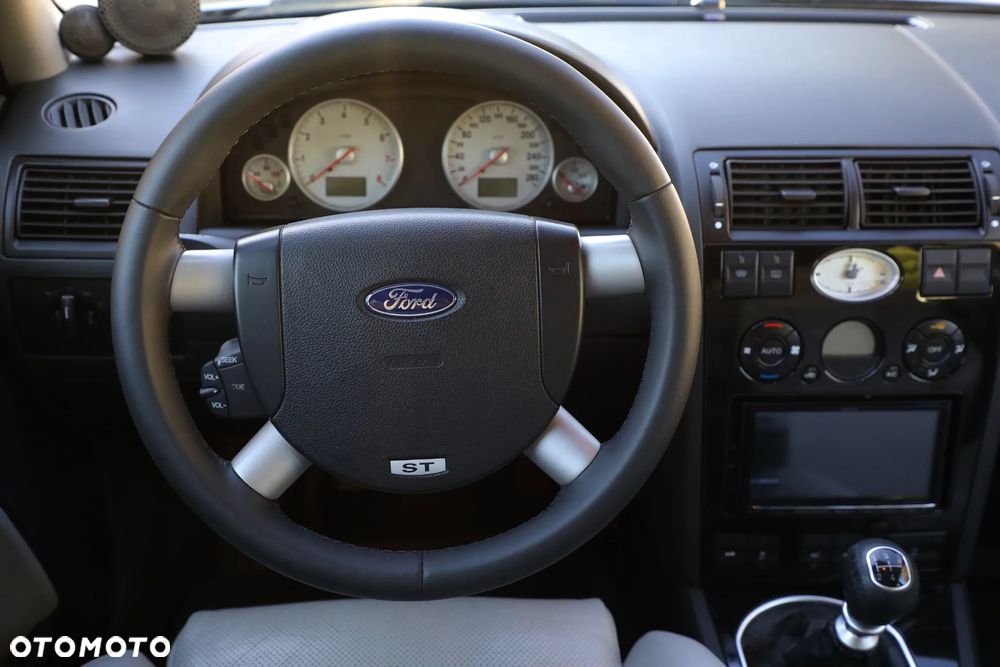 Ford Mondeo V6 ST 220 - 16