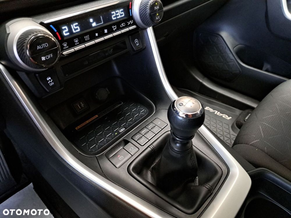 Toyota RAV4 2.0 Comfort 4x4 - 26