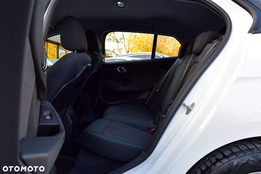 BMW Seria 1 118i - 6