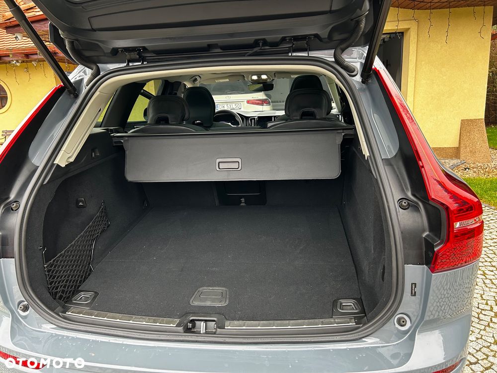 Volvo XC 60 T8 AWD Recharge Geartronic RDesign - 33