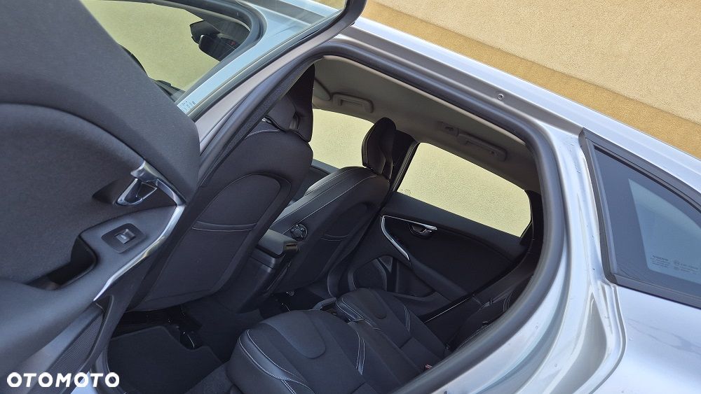 Volvo V40 D2 Momentum - 14