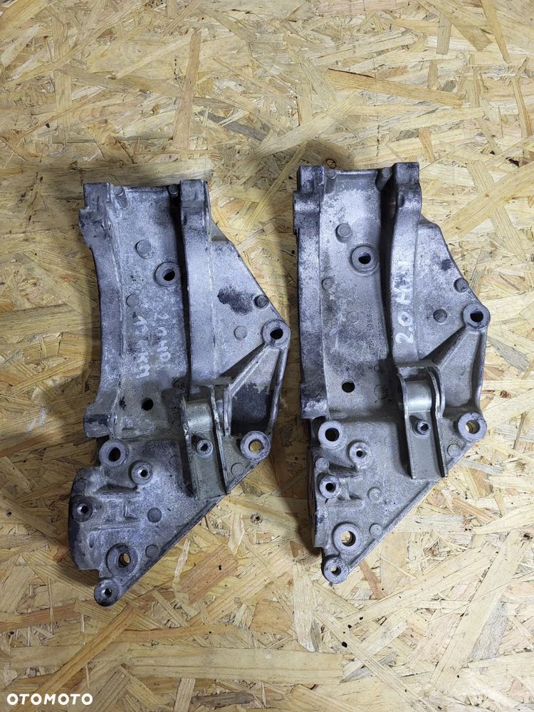 Łapa podstawa alternatora 2.0 Peugeot Citroen - 2