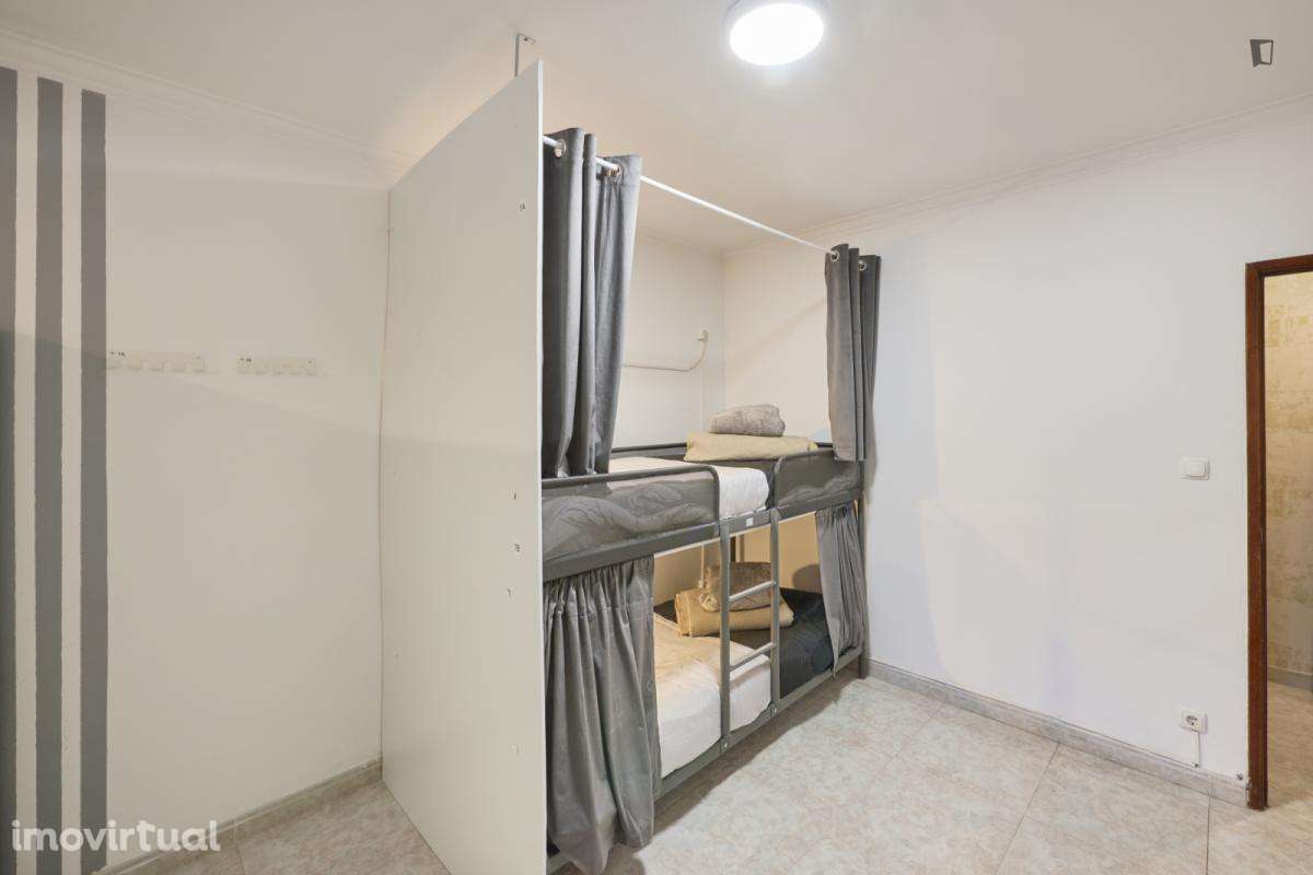 Cama - localizado em Lisbon - Grande imagem: 3/57