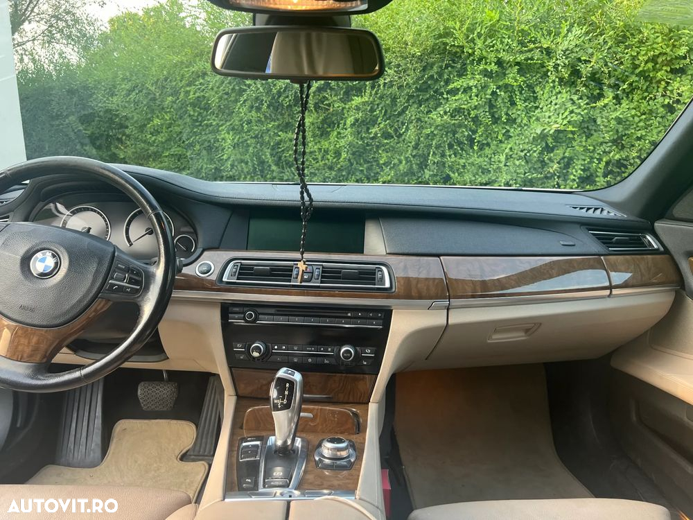BMW Seria 7 730d Aut. - 8